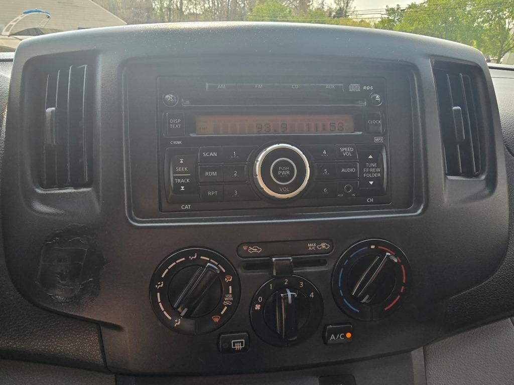 2017 Nissan NV200 SV - Photo 9