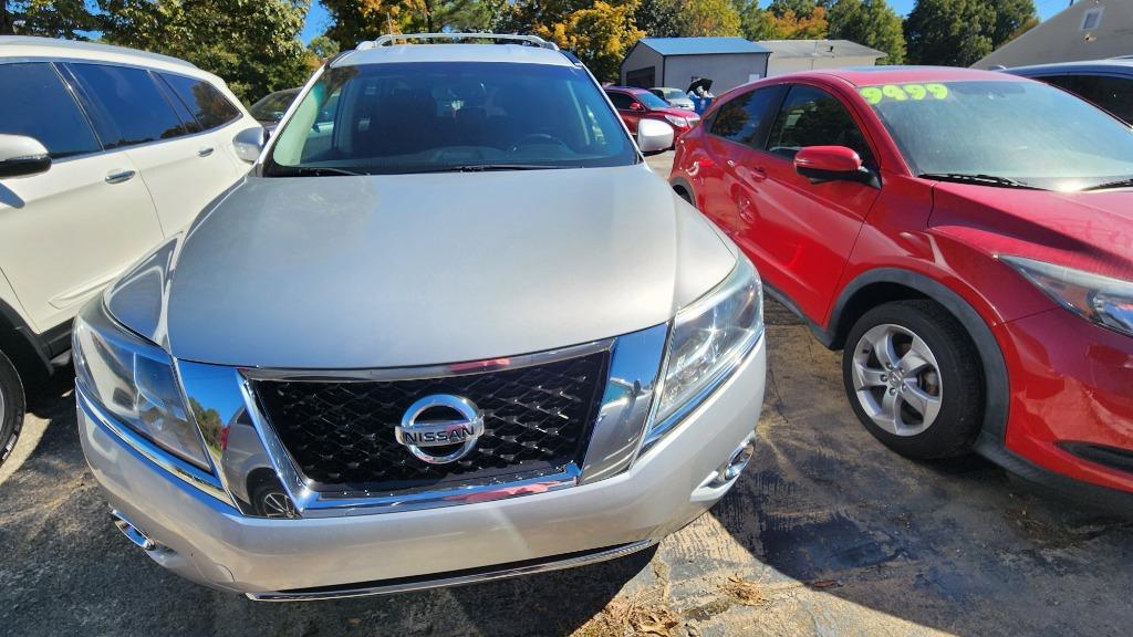 2016 Nissan Pathfinder SV